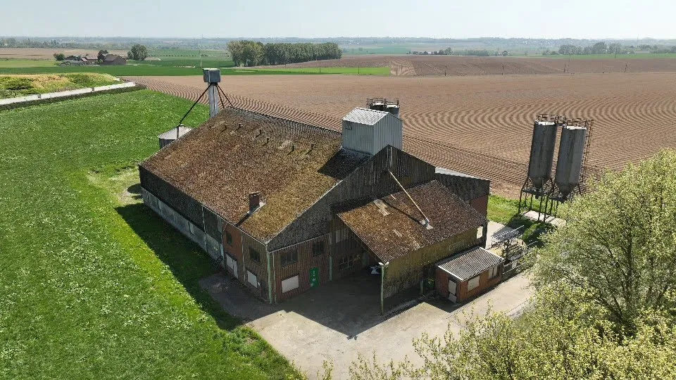 Photo a&eacute;rienne du d&eacute;p&ocirc;t de Frasnes